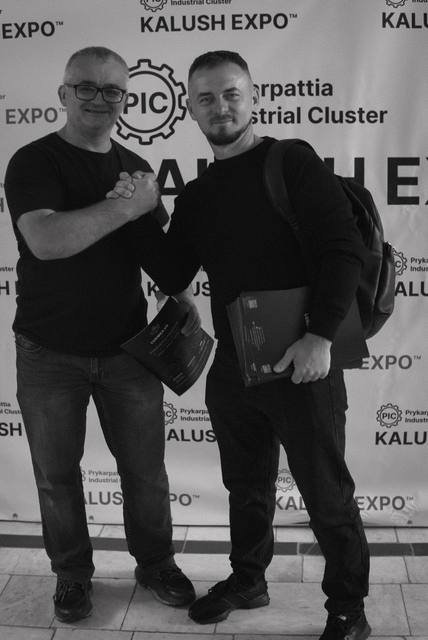 Вручення відзнаки учаснику KALUSH EXPO 2026